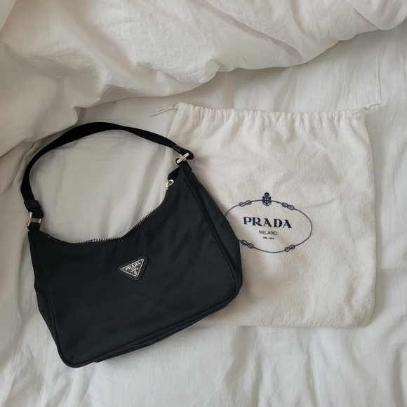 PRADA Re-edition Nylon Shoulder Bag - Picture 9 of 10